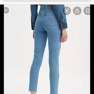 Levi’s high rise skinny jeans cut off. Size 28.